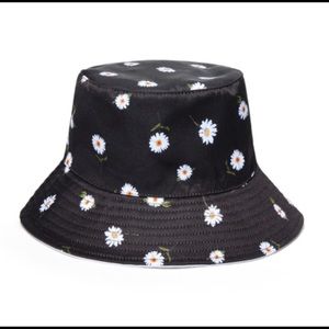 Alice + Olivia Reversible Bucket Hat